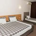 Hotel Central Hotel 3*