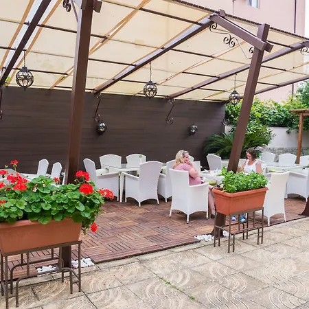 Готель Hotel Central 3*