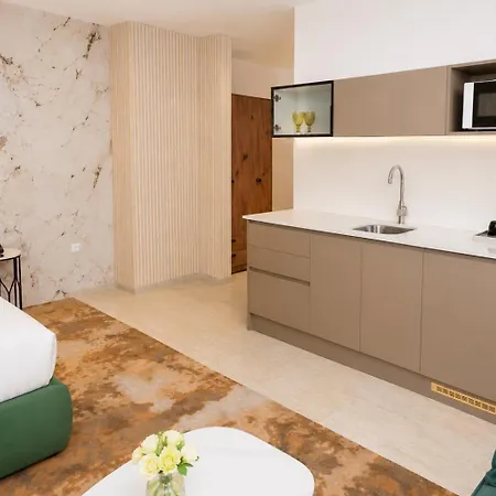 호텔 Hotel Central 써니비치