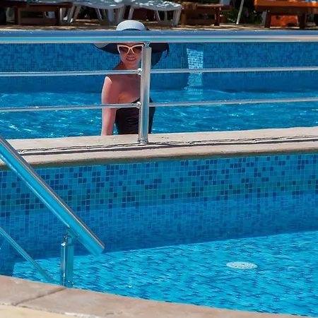 Hotel Central 3* Сонячний Берег